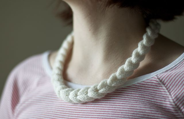 diy knit necklace