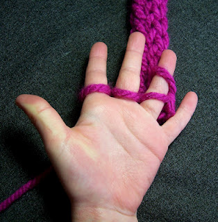 how to finger knit