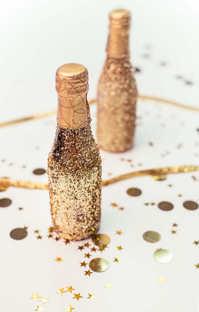 mixbook-newyearseve-champagne-bottles-glitter